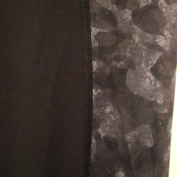 Mono B Black With Marble Design Inside Waist Pocket Leggings - Size Large - Picture 4 of 10